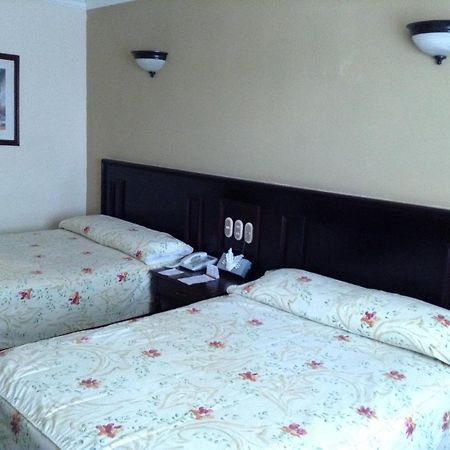Hotel Real De Uruapan Uruapan  Bagian luar foto