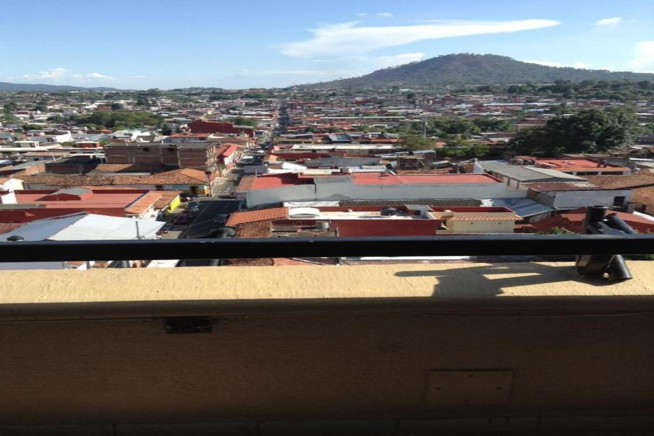 Hotel Real De Uruapan Uruapan  Bagian luar foto