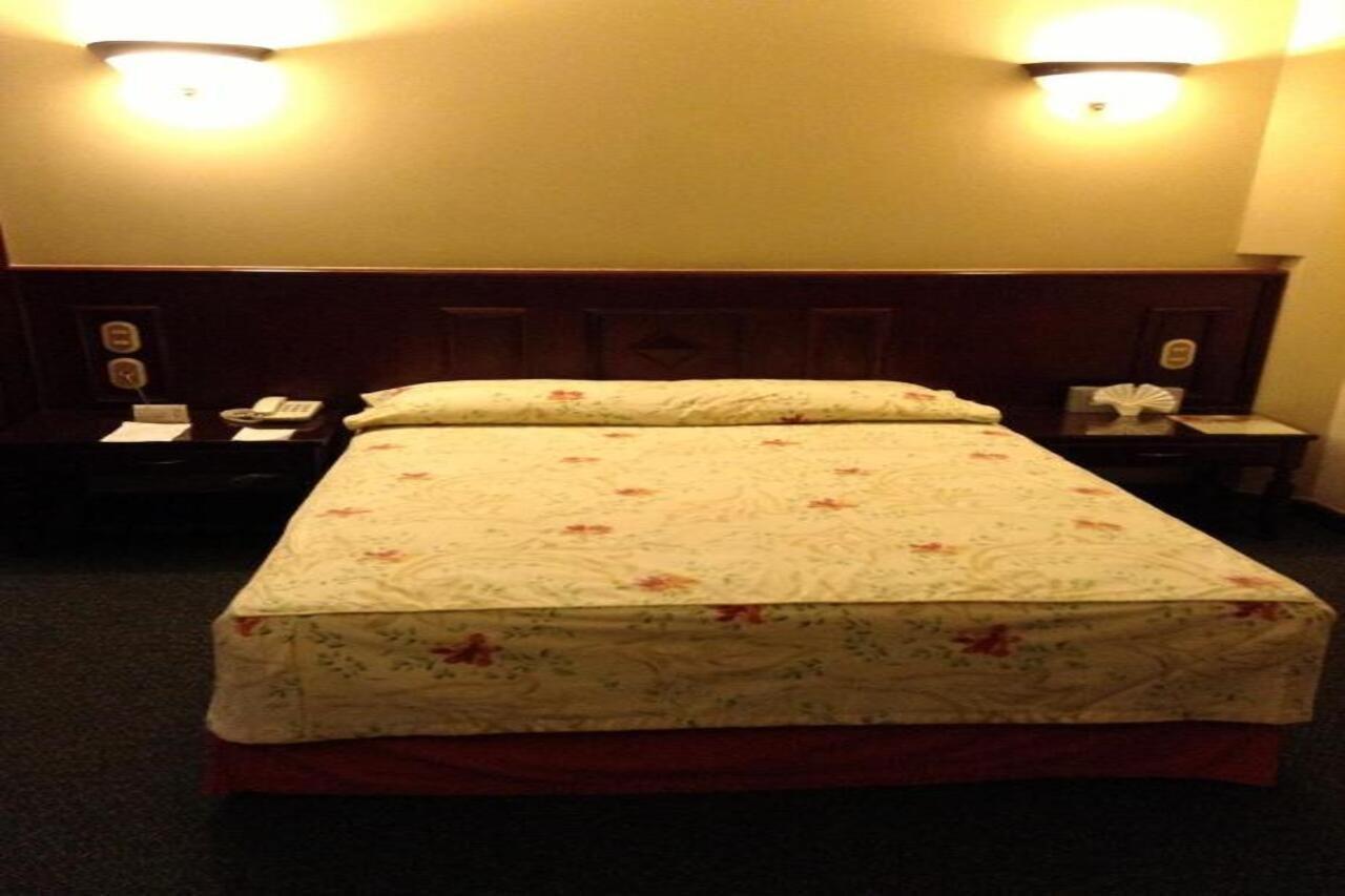 Hotel Real De Uruapan Uruapan  Bagian luar foto