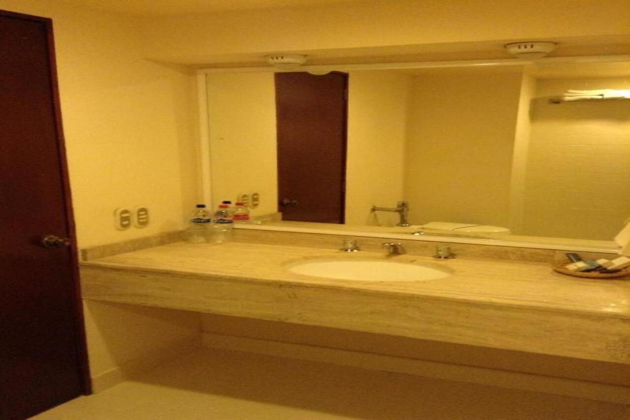 Hotel Real De Uruapan Uruapan  Bagian luar foto