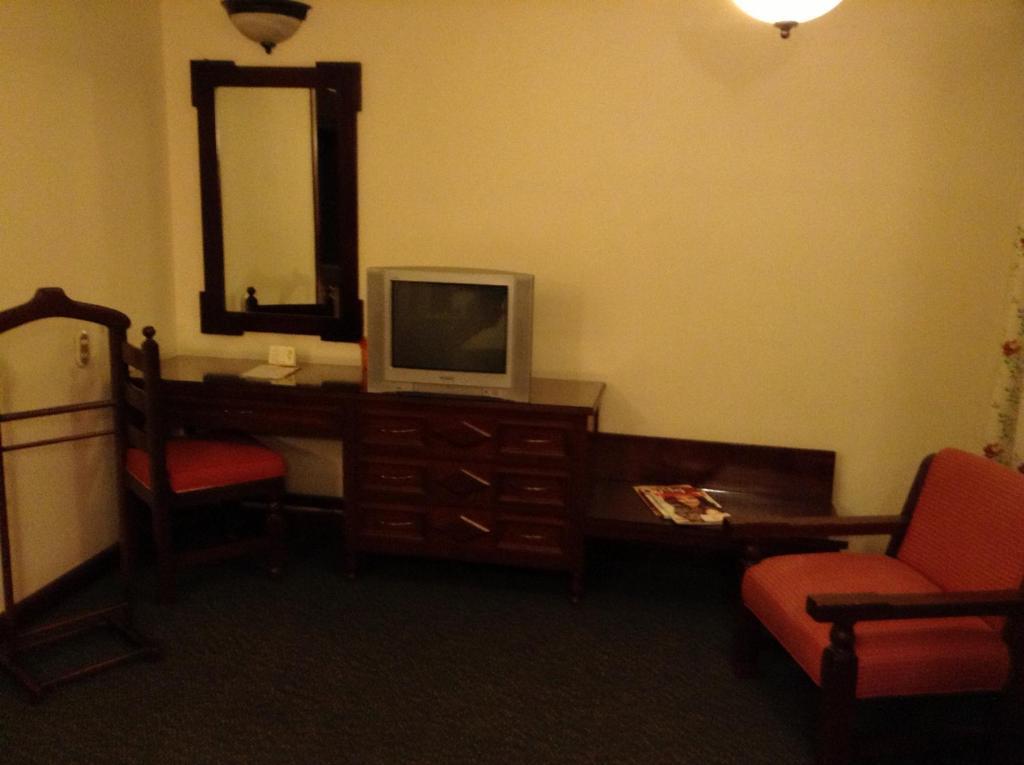 Hotel Real De Uruapan Uruapan  Bagian luar foto