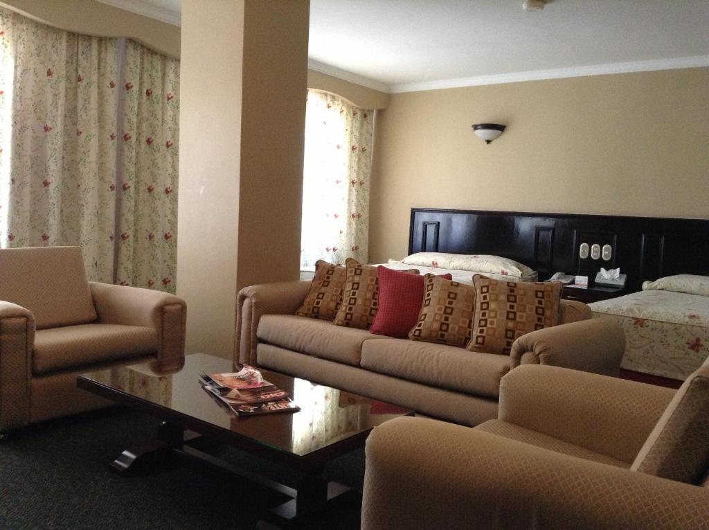 Hotel Real De Uruapan Uruapan  Bagian luar foto