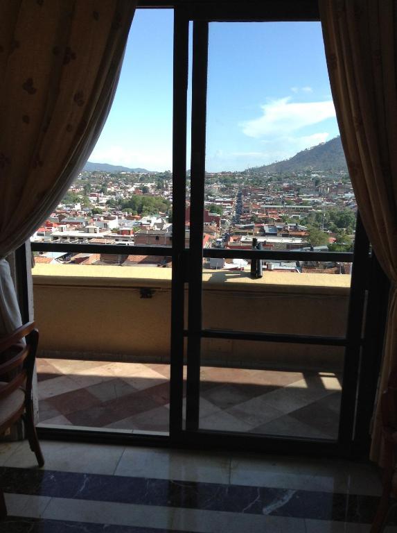 Hotel Real De Uruapan Uruapan  Bagian luar foto